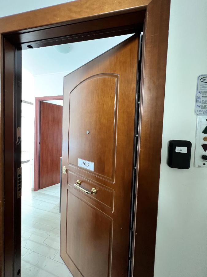 Zeus Bright & New Apartment - 25' Walk To The Acropolis Athena Bagian luar foto